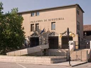 Muore dopo un’operazione, sette medici indagati